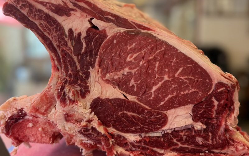 Βόειο Κόντρα με Κόκκαλο